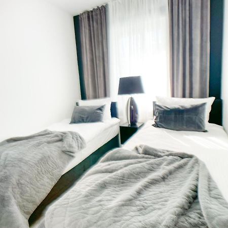 M-Style 02 Apartment Mit Balkon 24H Self-Check-In, Free Parking, Netflix Nuremberg Bagian luar foto