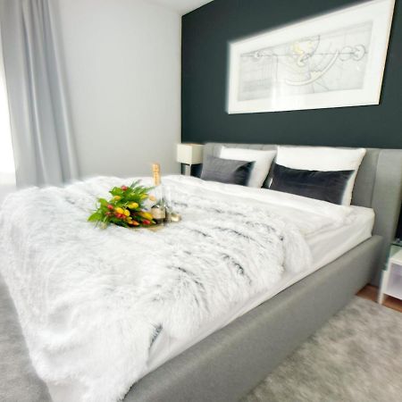 M-Style 02 Apartment Mit Balkon 24H Self-Check-In, Free Parking, Netflix Nuremberg Bagian luar foto