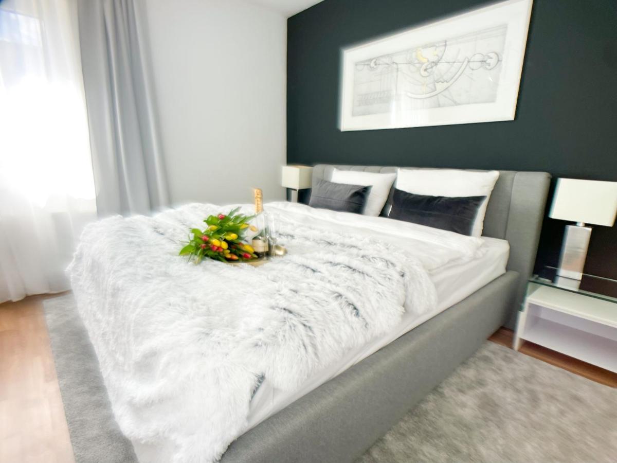 M-Style 02 Apartment Mit Balkon 24H Self-Check-In, Free Parking, Netflix Nuremberg Bagian luar foto