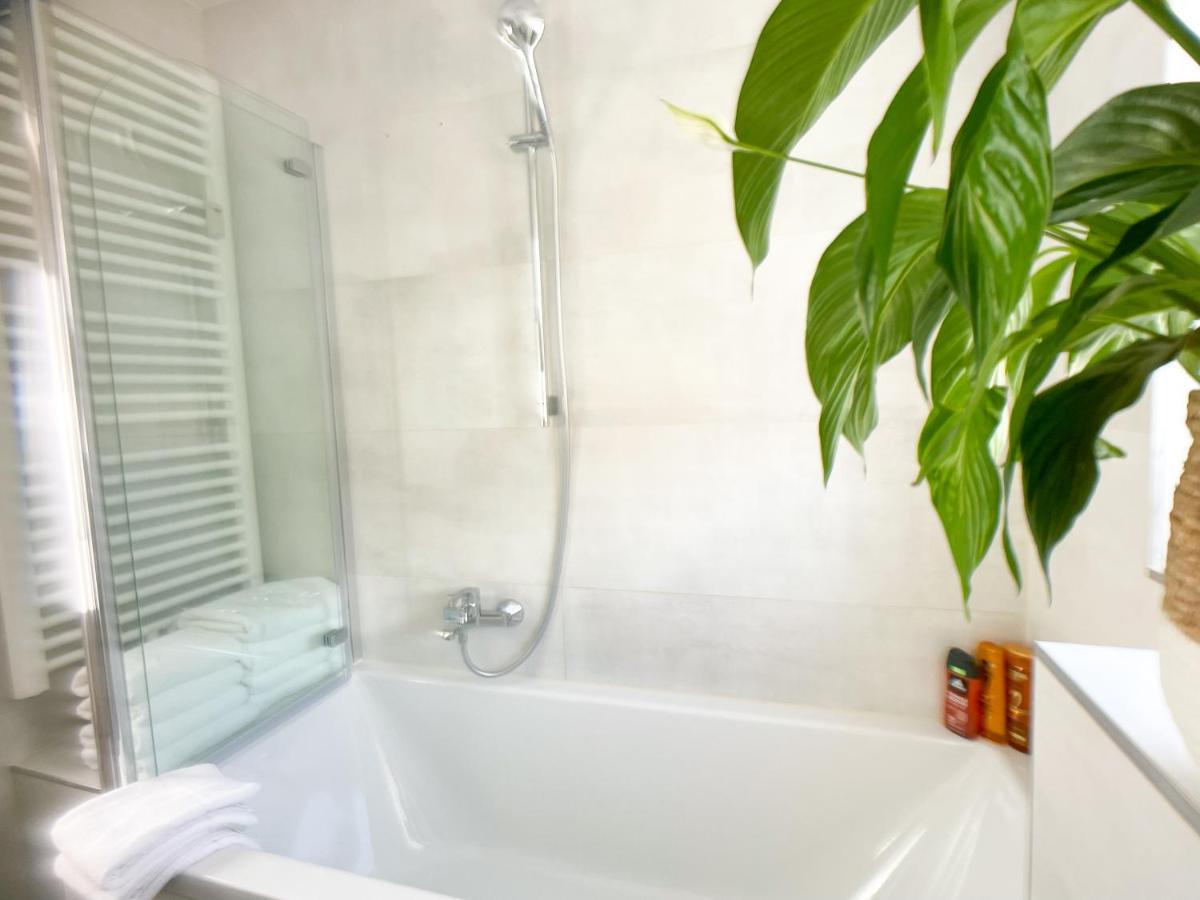 M-Style 02 Apartment Mit Balkon 24H Self-Check-In, Free Parking, Netflix Nuremberg Bagian luar foto